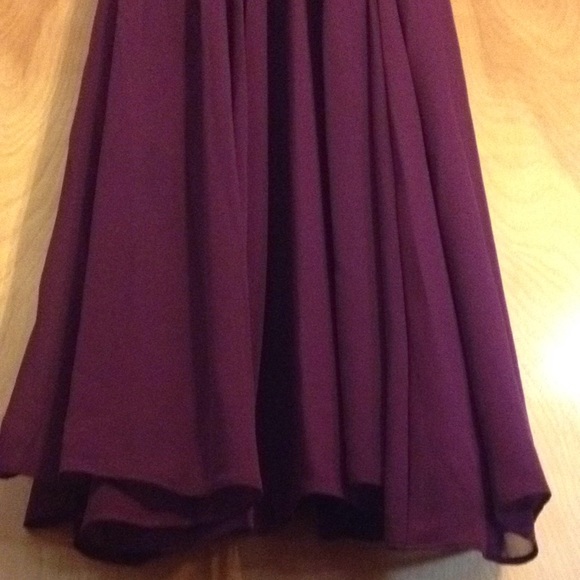 High neck Gown - Picture 5 of 8